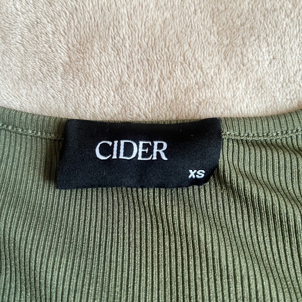 Cider Olive Green Lace Trim Cropped Tank Top Women’s Extra Small - Picture 3 of 3